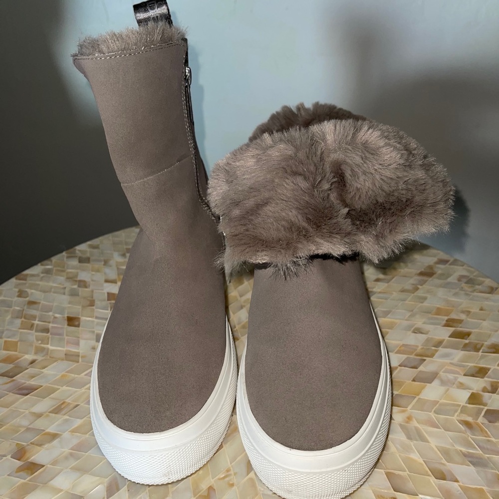 J/Slides waterproof suede fur boot 6.5